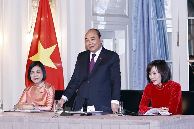 Chủ tịch nước Nguyễn Xuân Phúc gặp gỡ cộng đồng người Việt tại Thụy Sĩ