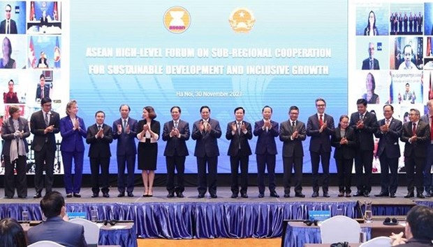 PM outlines three priorities for ASEAN sub-regional cooperation At the opening ceremony of the ASEAN High-Level Forum on Sub-Regional Cooperation for Sustainable Development and Inclusive Growth on November 30.(Photo: VNA)