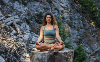 Yoga giảm đau lưng: 5 bài tập giúp lưng dưới khỏe mạnh, giải tỏa căng thẳng