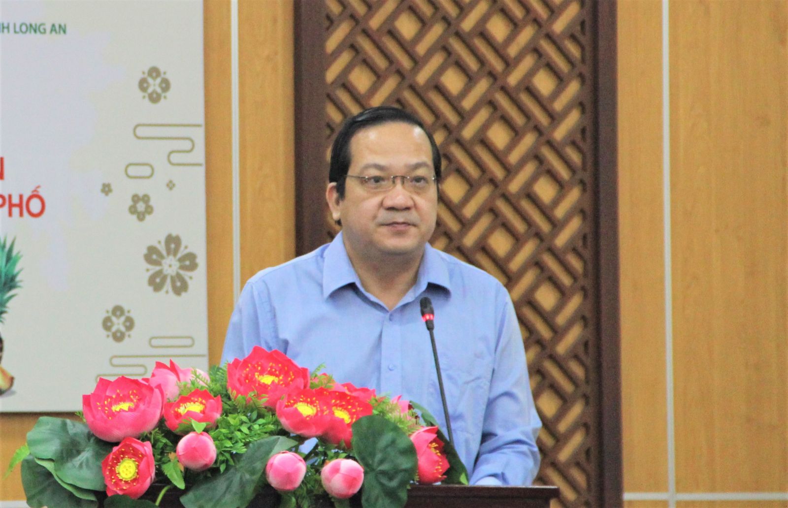 Agricultural product connected trade between Long An and provinces, cities Vice Chairman of Long An Provincial People's Committee - Nguyen Minh Lam delivers the opening speech of the forum