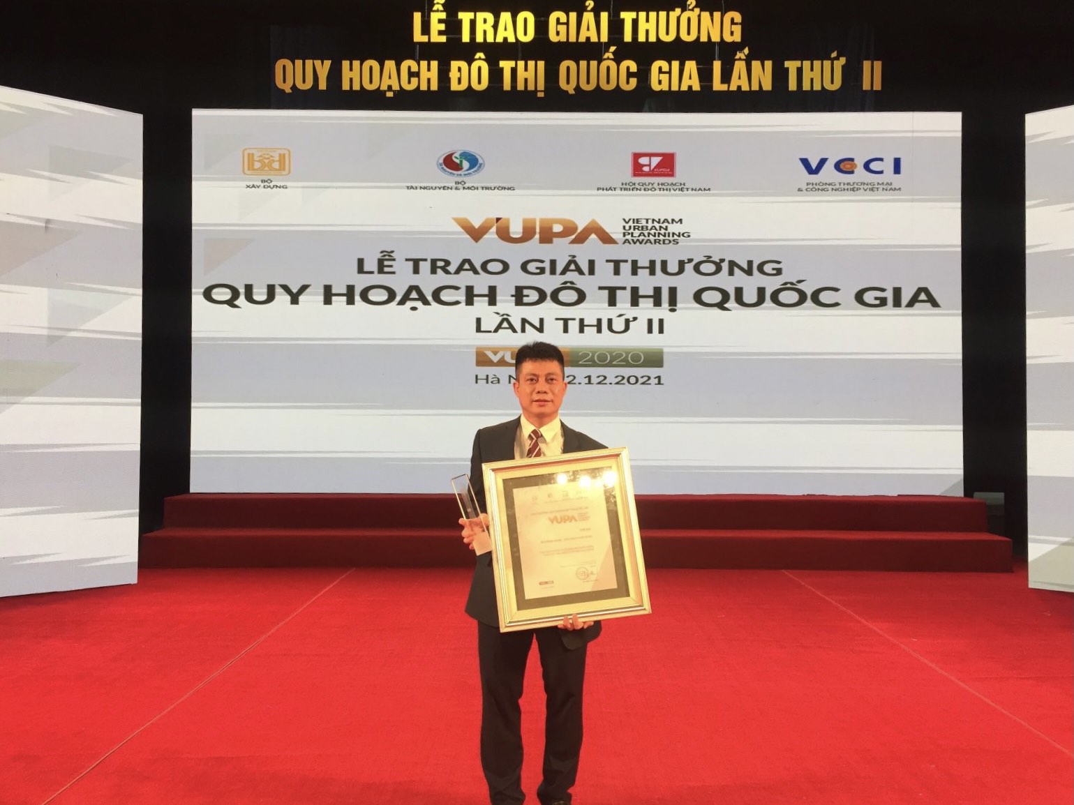 Phuoc Dong Wharf Bridge Industrial Park honored with the Silver Award at the 2nd National Urban Planning Awards 2020 Phuoc Dong Wharf Bridge Industrial Park was awarded the Silver Award