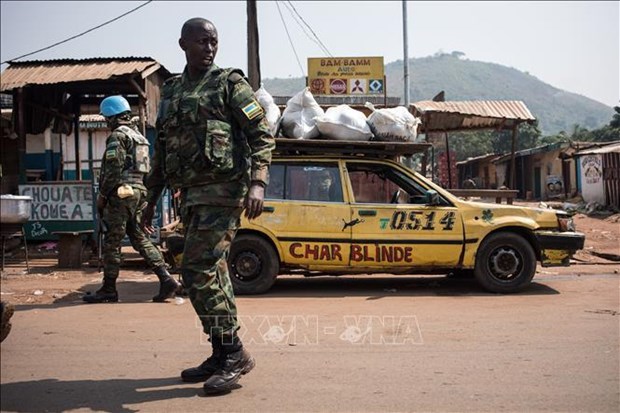 Vietnam stresses need to address root causes of instability in Central Africa United Nations soldiers patrolling in Bangui, the Central African Republic (Photo: AFP/VNA)