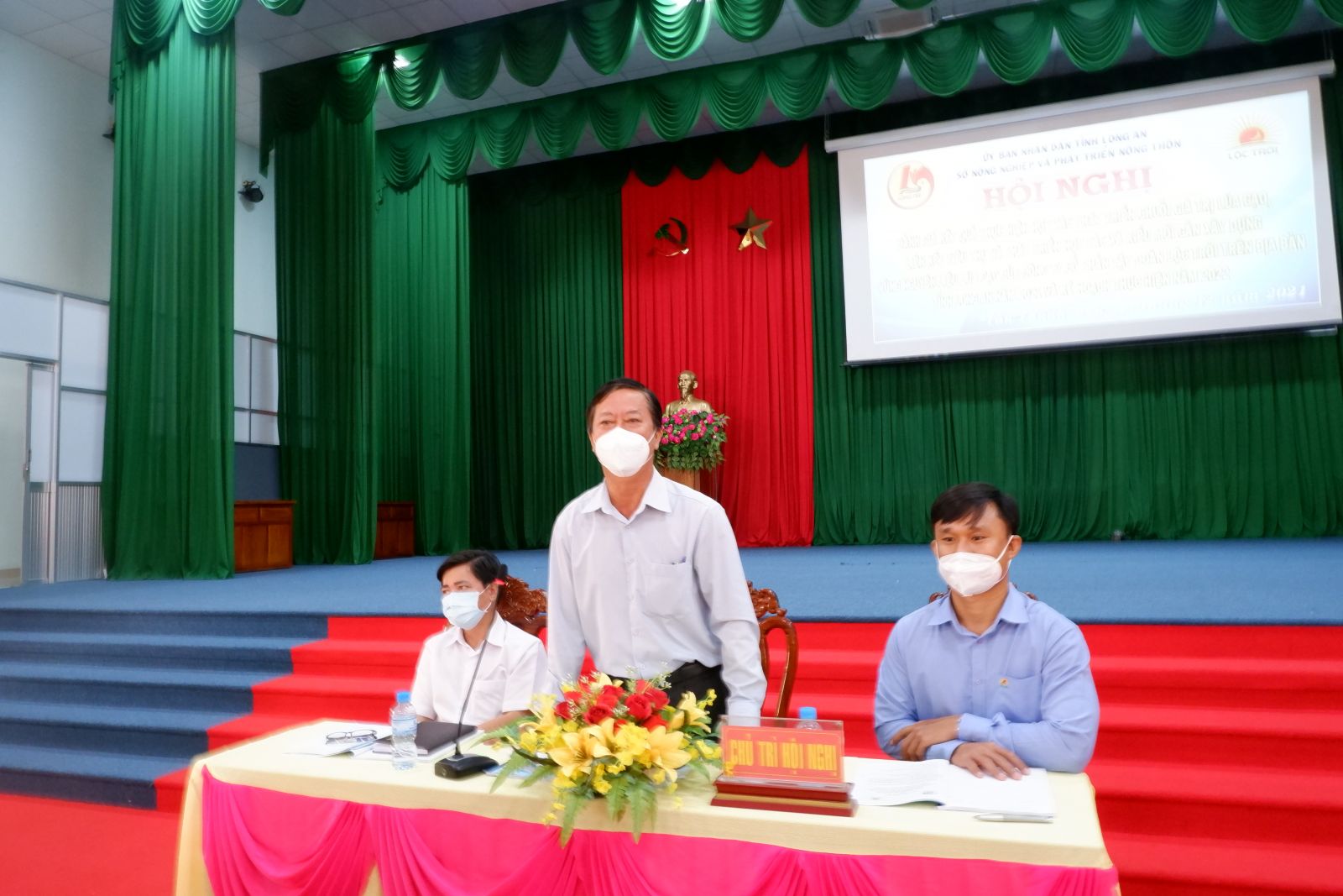 Long An: Area of large fields in 2021 will increase by 330 percent compared to 2020 Deputy Director of the Provincial Department of Agriculture and Rural Development - Nguyen Chi Thien delivers a keynote speech at the conference