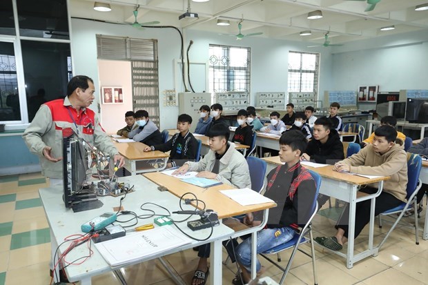 Vocational training sector catches up with digital transformation trend IT application has been stepped up in vocational training activities. (Photo: diendandoanhnghiep.vn)