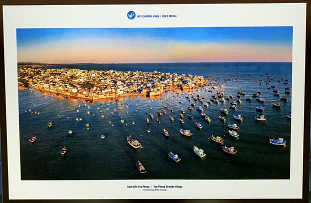 Tu The Duy from Kien Giang wins the “single photo” category for his work on a coastal village in Tuy Phong, Binh Thuan province. (Photo: vietnamnet.vn)