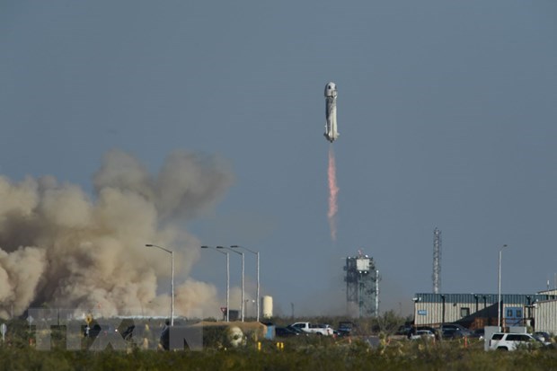 Top 10 international events in 2021 selected by VNA Blue Origin's New Shepard spacecraft departs West Texas in the US on October 13, 2021 (Photo: AFP/VNA)