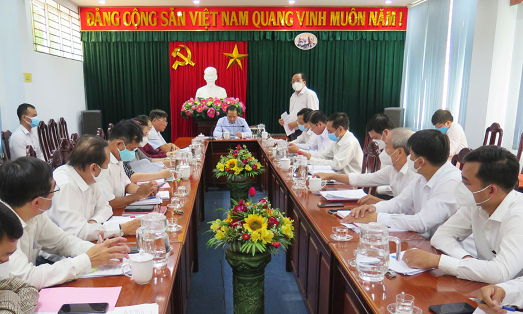 Secretary of the Provincial Party Committee, Chairman of the Provincial People's Council - Nguyen Van Duoc chairs the meeting to evaluate the final meeting of the year