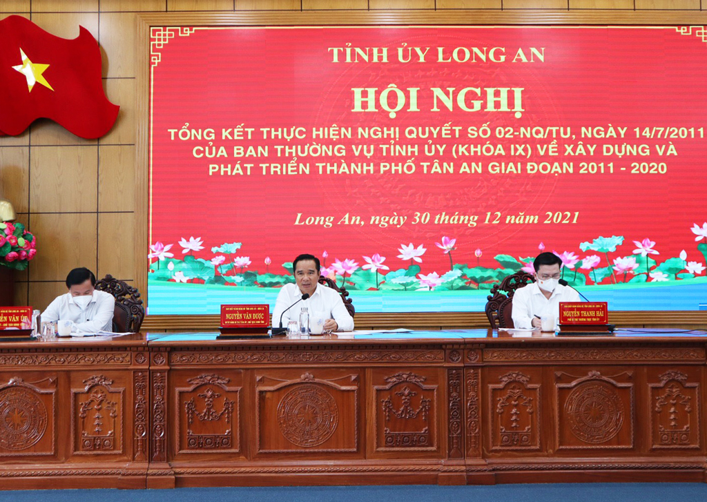 Tan An developed into a smart, modern, friendly, ecologically sustainable city Secretary of the Provincial Party Committee, Chairman of the Provincial People's Council - Nguyen Van Duoc emphasizes that urban construction must have an its identity and highlights