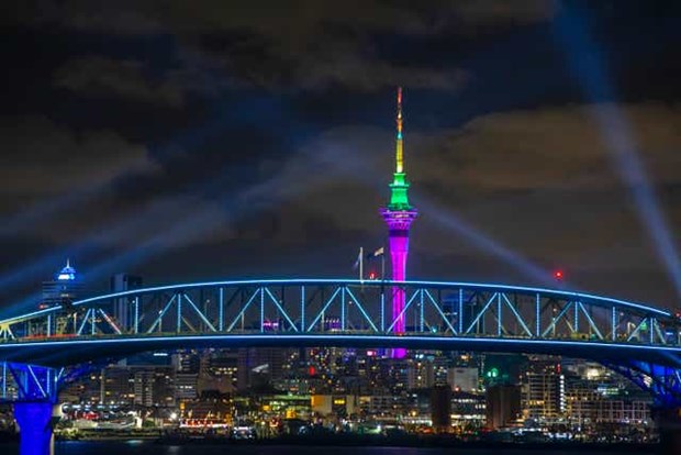 Thành phố Auckland của New Zeland thắp đèn mừng Năm Mới 2022 (Nguồn: Getty)