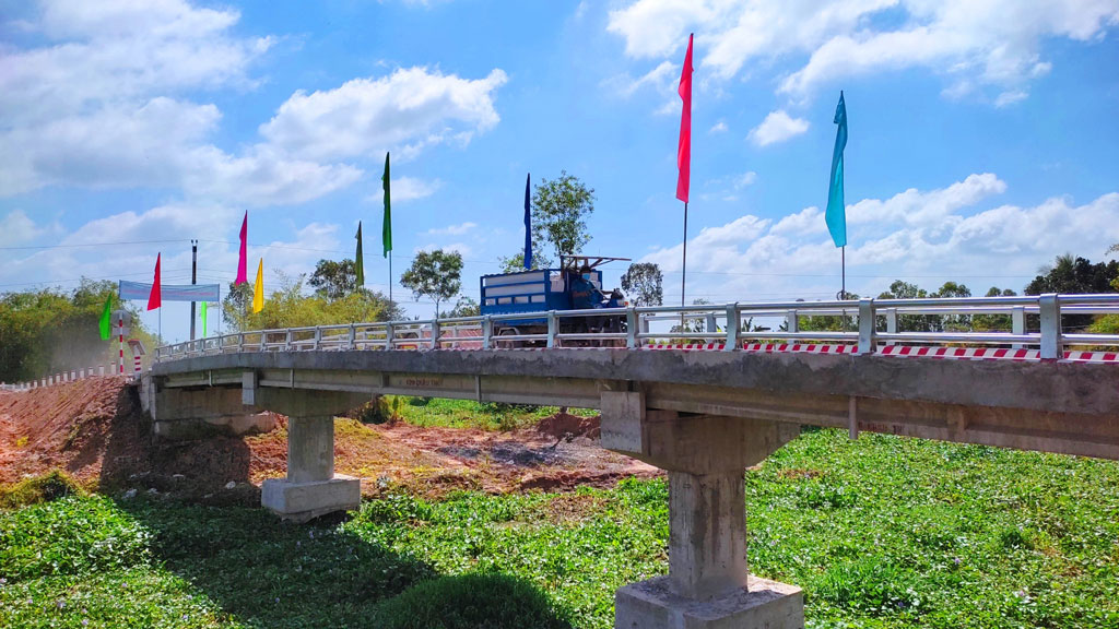 Rural traffic bridges are from 21 meters to 48 meters in length (Photo: Be Ngoan - Phu Vinh)