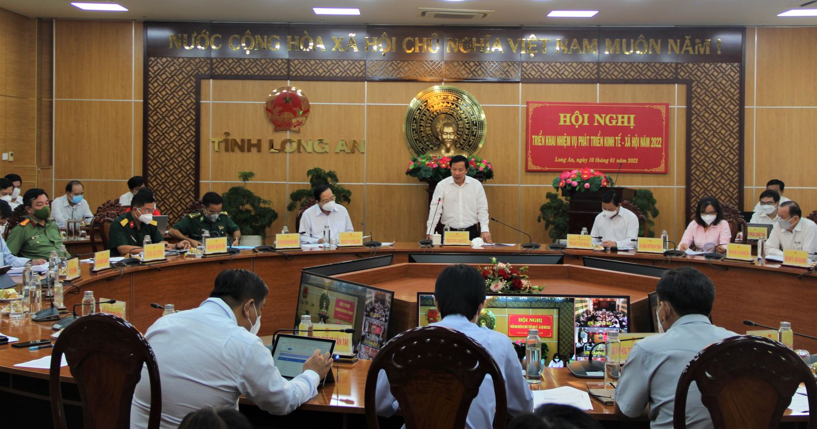 Long An: Highest goals and tasks of socio-economic development, national defense and security strived to achieve right from beginning of year Provincial People's Committee organizes an online conference to implement socio-economic development tasks in 2022