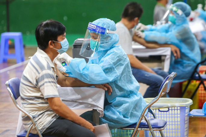 Chiều 13/1: Cả nước tiêm hơn 13,6 triệu liều vaccine phòng COVID-19 mũi 3