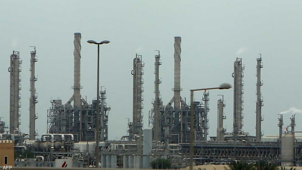 Hỏa hoạn tại nhà máy lọc dầu Kuwait (Ảnh: Ahram).
