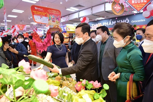 WinMart supermarket in Vinh on opening day (Photo: VNA)