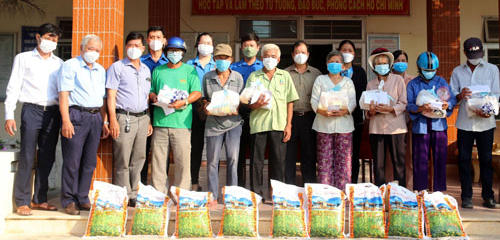 Chia sẻ yêu thương, cùng nhau đón tết