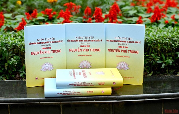 Ra mắt cuốn sách niềm tin của bạn bè quốc tế dành cho Tổng Bí thư