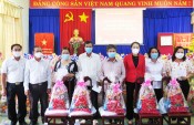 HĐND tỉnh Long An thăm gia đình chính sách dịp Tết Nhâm Dần 2022
