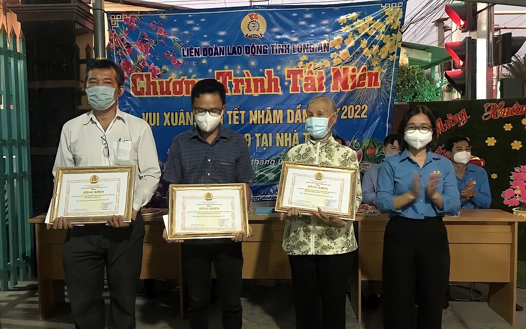 Vui tất niên cùng công nhân, lao động ở nhà trọ