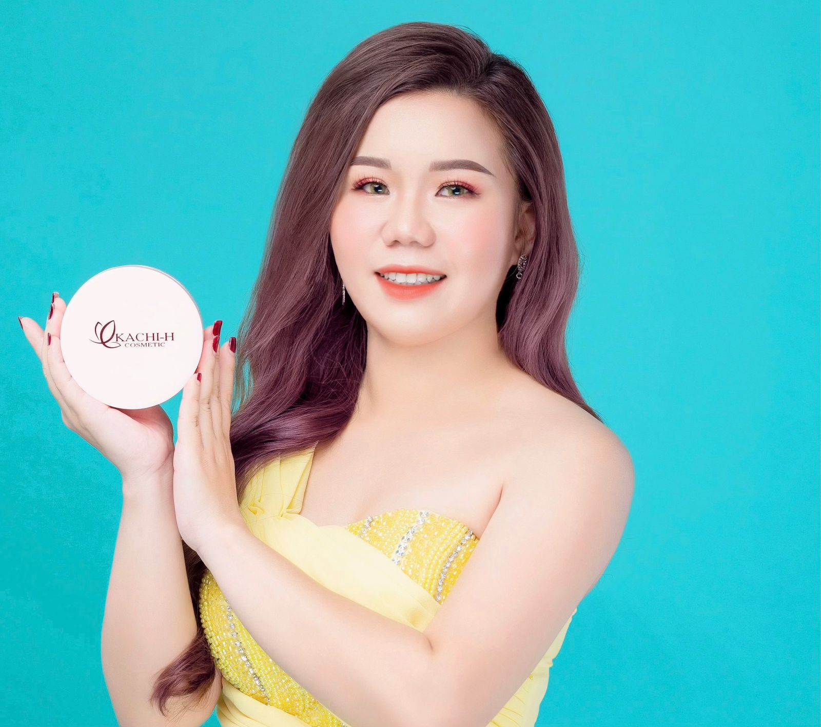Nhà máy sản xuất mỹ phẩm Kachi-H đồng hành với phái đẹp