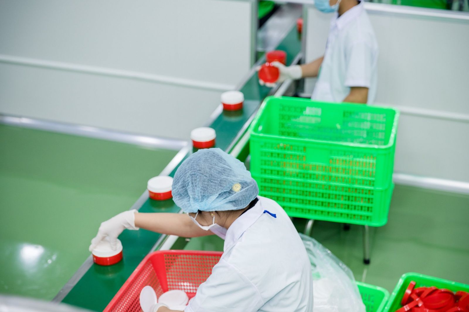 Nhà máy sản xuất mỹ phẩm Kachi-H đồng hành với phái đẹp