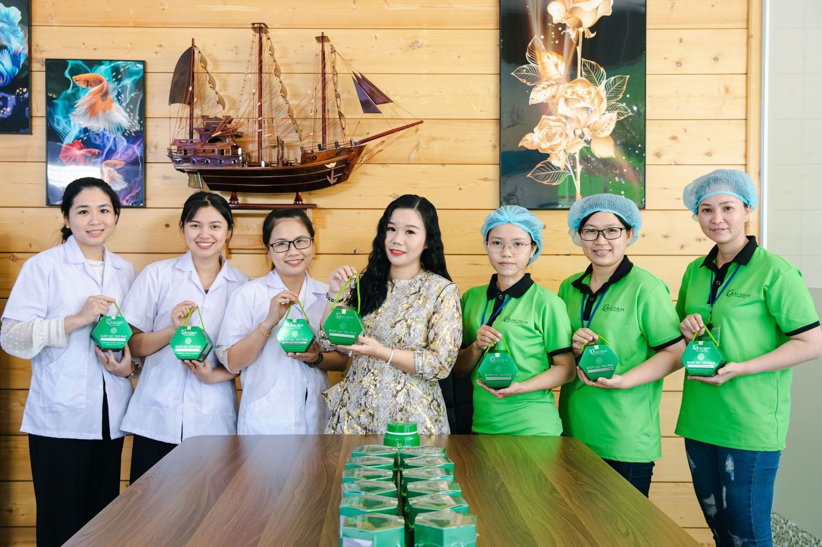 Nhà máy sản xuất mỹ phẩm Kachi-H đồng hành với phái đẹp