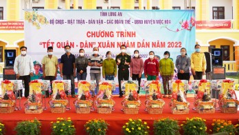 Bộ CHQS tỉnh tổ chức ‘Tết quân – dân' Xuân Nhâm Dần năm 2022 tại huyện Mộc Hóa