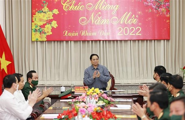 Thủ tướng tặng quà, chúc Tết nhân dân, cán bộ, chiến sỹ LLVT Cần Thơ