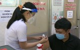 Tiêm vắc-xin phòng Covid-19 mũi nhắc lại cho chuyên gia Nhật Bản và Hàn Quốc