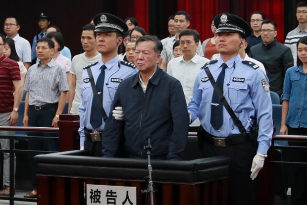 Một quan chức Trung Quốc bị xét xử do tội tham nhũng. (Ảnh: THX)