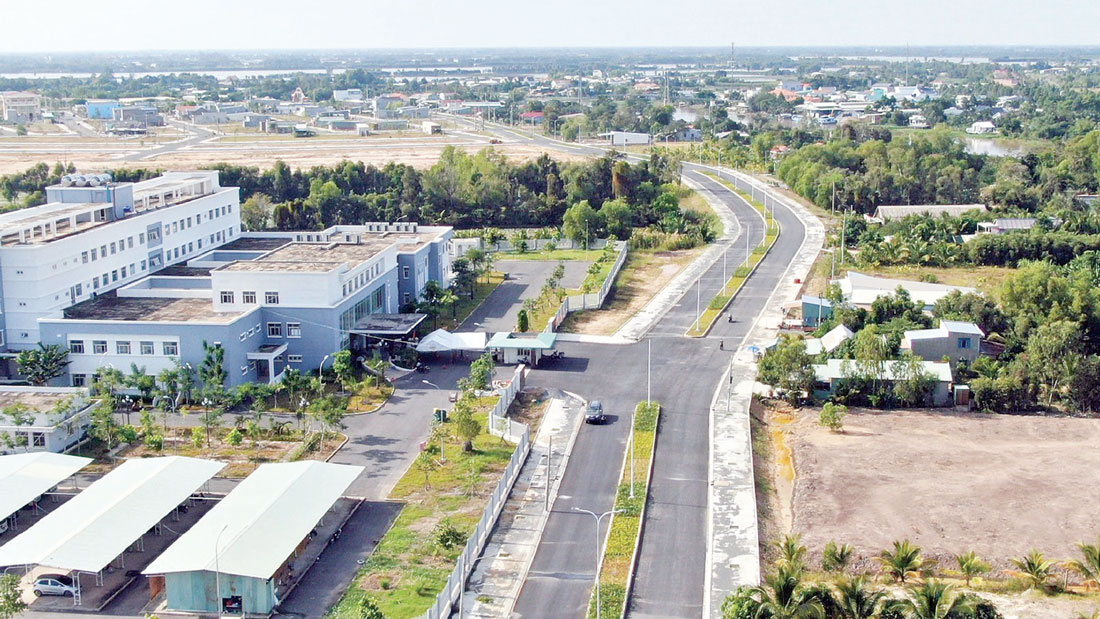 Moc Hoa invests in traffic, creates momentum for socio-economic development Traffic development creates a new look for Moc Hoa district