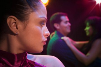 Nếu tôi nhường chồng, cô có dám nhận không? Nếu tôi nhường chồng, cô có dám nhận không?