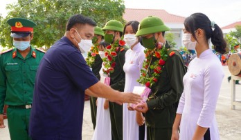 Mộc Hóa tổ chức giao, nhận quân năm 2022 Mộc Hóa tổ chức giao, nhận quân năm 2022