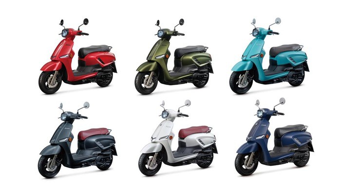 Suzuki Saluto 2022 được bổ sung thêm màu đỏ và màu xanh lục, nâng tổng số lựa chọn màu sắc của mẫu xe này lên 6 màu