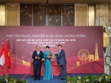 Chủ tịch nước Nguyễn Xuân Phúc gặp gỡ cộng đồng người Việt tại Singapore