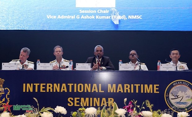 Vietnam’s naval officers attend int’l maritime seminar in India Some speakers at the international maritime seminar in India (Photo: qdnd.vn)