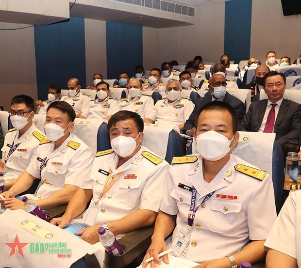 Vietnam’s naval officers attend int’l maritime seminar in India The delegation of the Vietnam People’s Navy at the seminar (Photo: qdnd.vn)