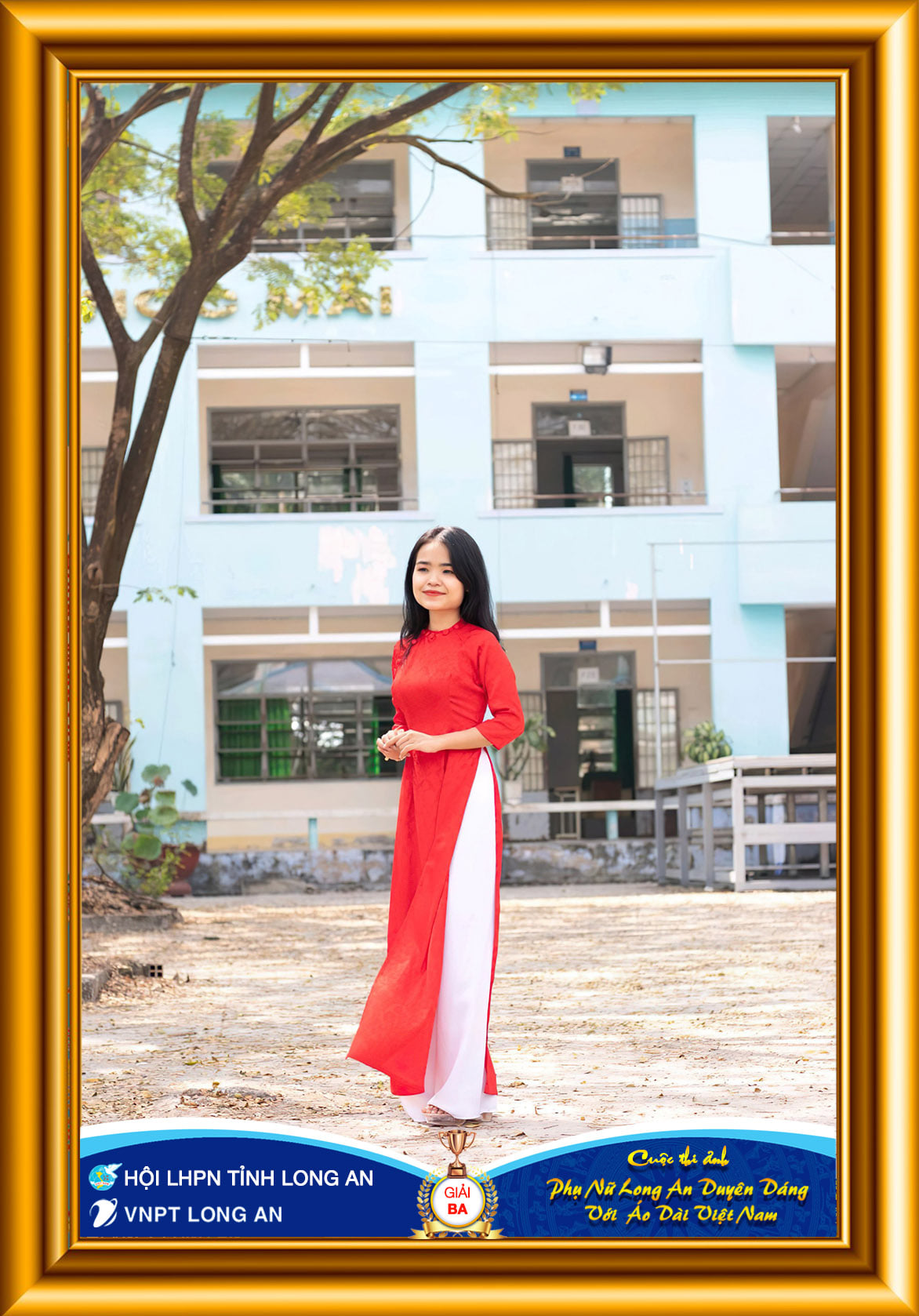 Thí sinh Nguyễn Thị Cẩm Tiên đoạt giải nhất cuộc thi ảnh ‘Phụ nữ Long An duyên dáng với áo dài Việt Nam’