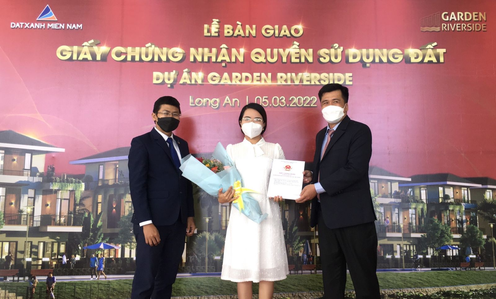 Bàn giao giấy chứng nhận quyền sử dụng đất Dự án Garden Riverside