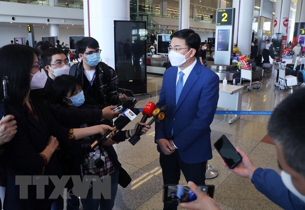 'Cơ bản sơ tán an toàn người Việt khỏi vùng chiến sự Ukraine' Thứ trưởng Bộ Ngoại giao Phạm Quang Hiệu, Chủ nhiệm Ủy ban về người Việt Nam ở nước ngoài trả lời phỏng vấn các cơ quan báo chí. (Ảnh: Lâm Khánh/TTXVN)