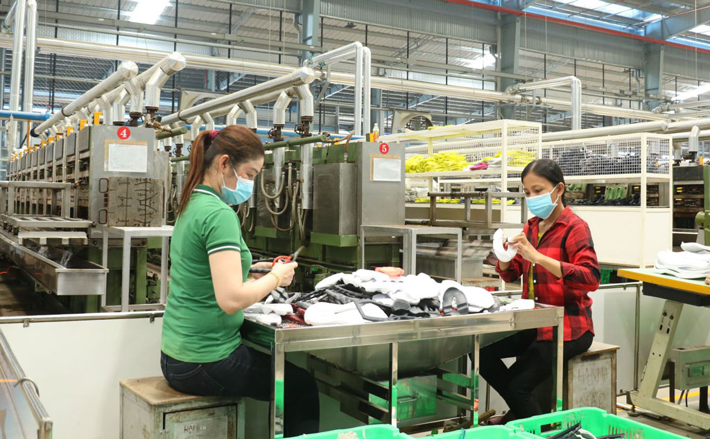 Long An: Không bắt buộc doanh nghiệp và người lao động thực hiện việc test nhanh Covid-19