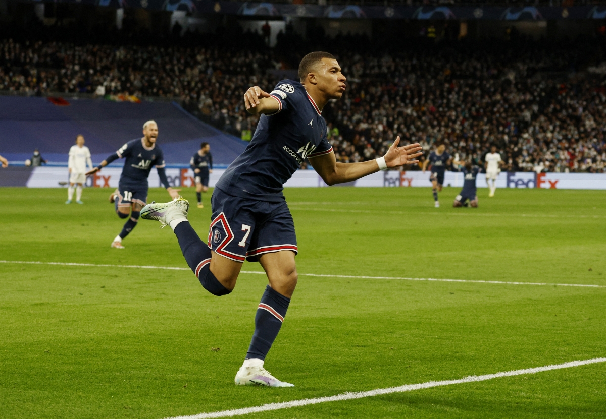 Mbappe ghi bàn trong cả lượt đi và về nhưng PSG vẫn thua Real Madrid (Ảnh: Reuters).