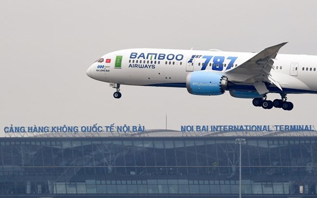 Another 300 Vietnamese evacuated from Ukraine safely arrive home on flight from Poland