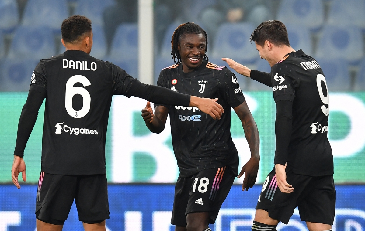 Juventus và AC Milan cùng thắng, Serie A 'căng như dây đàn'