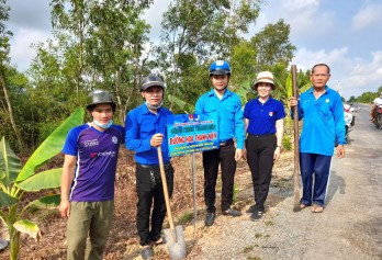 Tuổi trẻ Tân Thạnh chung tay xây dựng nông thôn mới Tuổi trẻ Tân Thạnh chung tay xây dựng nông thôn mới