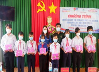 Huyện đoàn Tân Hưng: Hành trình 'Biên cương Tổ quốc tôi' năm 2022 Huyện đoàn Tân Hưng: Hành trình 'Biên cương Tổ quốc tôi' năm 2022