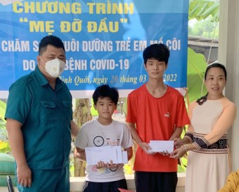 Ấm áp mô hình Mẹ đỡ đầu