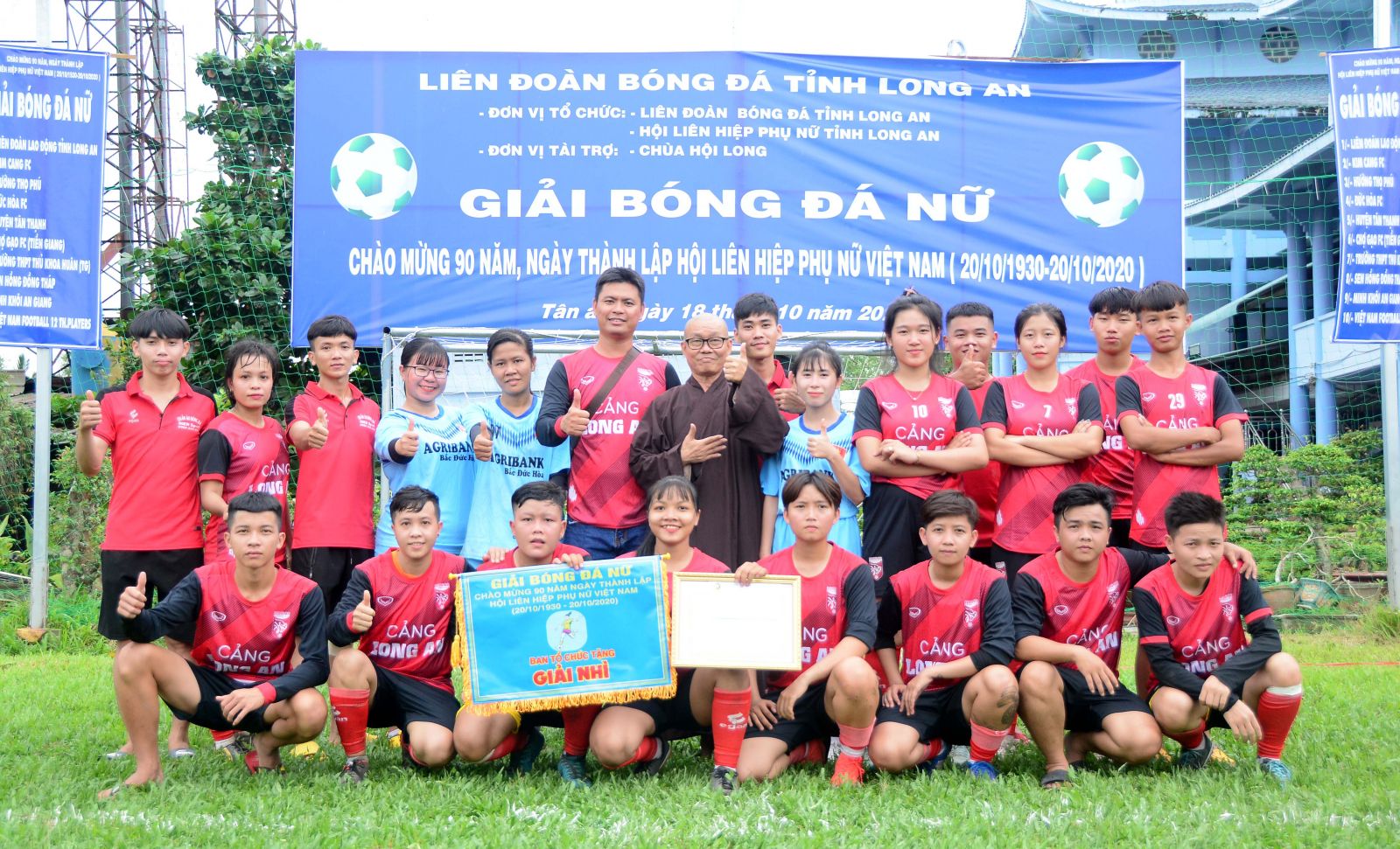 Sân bóng chùa Hội Long là địa điểm tổ chức nhiều giải bóng đá phong trào của TP.Tân An