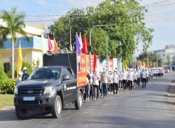 Trên 300 vận động viên tham gia Ngày chạy Olympic vì sức khỏe toàn dân Trên 300 vận động viên tham gia Ngày chạy Olympic vì sức khỏe toàn dân