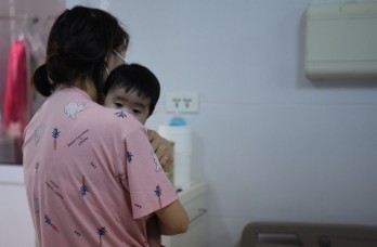 Khi nào cần đưa trẻ đi khám hậu COVID-19?