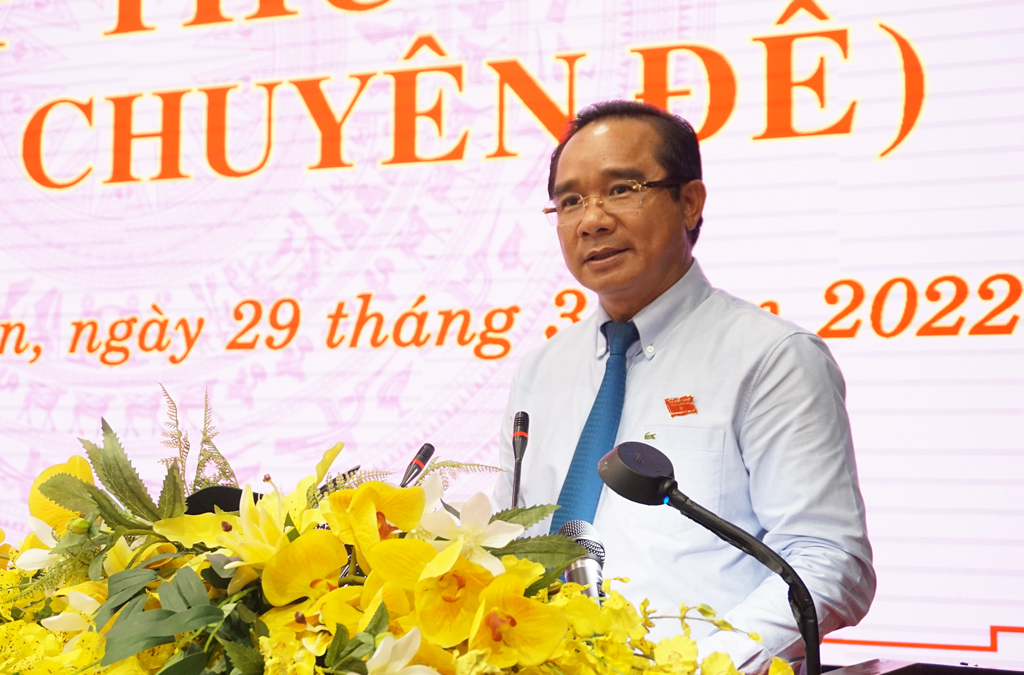 Long An People's Council holds thematic meeting to approve 18 resolutions related to 6 groups of issues Secretary of the Provincial Party Committee, Chairman of the Provincial People's Council - Nguyen Van Duoc deliveres the opening speech
